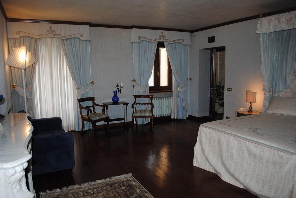 Hotel Locanda San Giacomo Agliano Terme Room photo